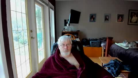 Snapshot of cloudalert62 chatting on 11-19-25, 04:40 cloudalert62 online show from 11-19-25, 04:40