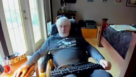 cloudalert62 online show from 03-26-26, 04:01