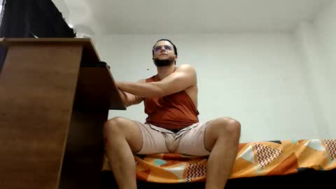 Snapshot of cloudsfunxxx chatting on 05-02-26, 04:01 cloudsfunxxx online show from 05-02-26, 04:01