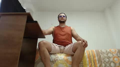 Snapshot of cloudsfunxxx chatting on 05-04-26, 05:42 cloudsfunxxx online show from 05-04-26, 05:42