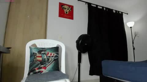 Snapshot of cloudy_pigdude chatting on 03-24-26, 03:33 CRISTIAN online show from 03-24-26, 03:33