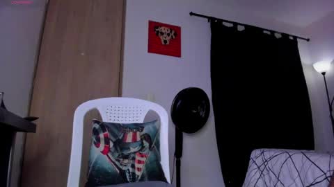 Snapshot of cloudy_pigdude chatting on 04-03-26, 04:54 CRISTIAN online show from 04-03-26, 04:54