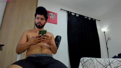 Snapshot of cloudy_pigdude chatting on 04-04-26, 01:48 CRISTIAN online show from 04-04-26, 01:48