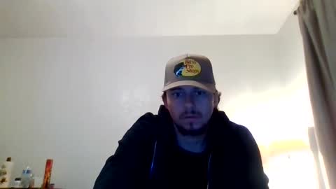 Snapshot of cloudyydayzz chatting on 02-13-26, 11:17 tallhungandcloudy online show from 02-13-26, 11:17