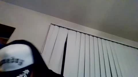 Snapshot of cloudyydayzz chatting on 02-20-26, 09:00 tallhungandcloudy online show from 02-20-26, 09:00