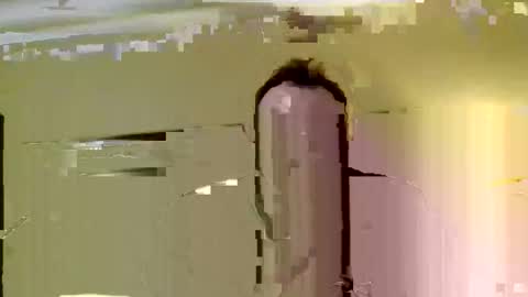 Snapshot of cloudyydayzz chatting on 04-19-26, 04:39 tallhungandcloudy online show from 04-19-26, 04:39