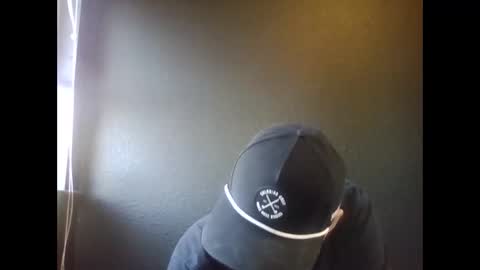 Snapshot of cloudyydayzz chatting on 05-10-26, 01:55 tallhungandcloudy online show from 05-10-26, 01:55