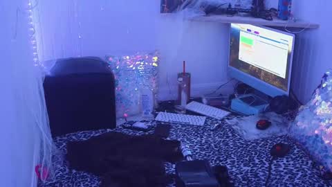 Snapshot of clover51980 chatting on 01-23-25, 08:36 Clover51980 online show from 01-23-25, 08:36