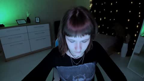  Clover  follow me  online show from 12-12-24, 05:59