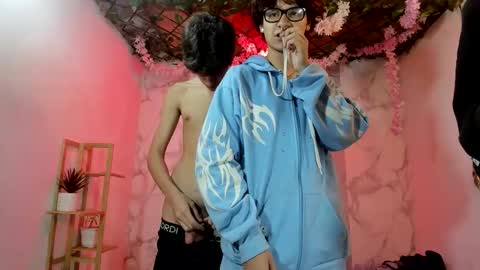 Snapshot of club_latinboys chatting on 05-09-26, 12:27 club_latinboys online show from 05-09-26, 12:27