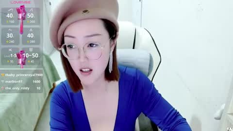 Snapshot of coco_coo chatting on 02-22-25, 07:56 coco online show from 02-22-25, 07:56