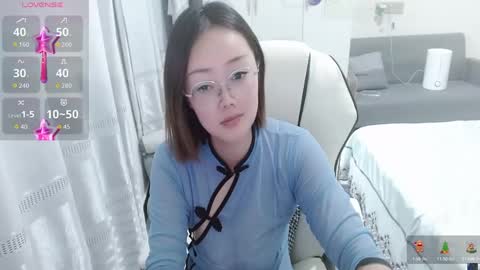 Snapshot of coco_coo chatting on 09-24-25, 07:33 coco online show from 09-24-25, 07:33