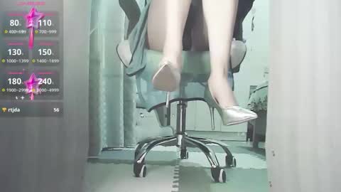 Snapshot of coco_coo chatting on 10-09-25, 02:42 coco online show from 10-09-25, 02:42