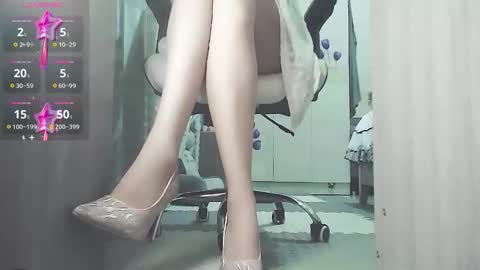 Snapshot of coco_coo chatting on 10-20-25, 08:04 coco online show from 10-20-25, 08:04