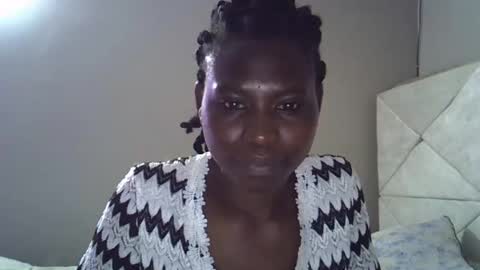 Snapshot of coco_luna chatting on 10-27-25, 08:51 Luna online show from 10-27-25, 08:51