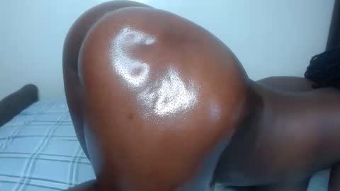 Snapshot of cocoa_devine chatting on 04-05-26, 11:40 cocoa_devine online show from 04-05-26, 11:40