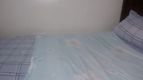 Snapshot of cocoa_devine chatting on 04-12-26, 11:32 cocoa_devine online show from 04-12-26, 11:32