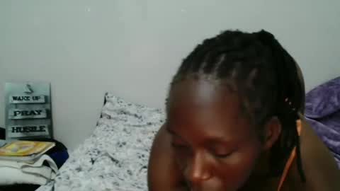 Snapshot of cocoalush9819 chatting on 10-22-25, 03:40 cocoalush9819 online show from 10-22-25, 03:40