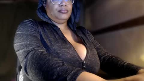 Snapshot of codenameleara chatting on 06-18-26, 09:25 Big Titty Leara online show from 06-18-26, 09:25