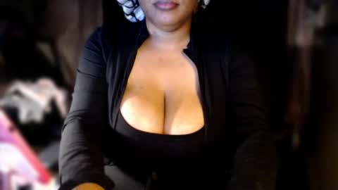 Snapshot of codenameleara chatting on 07-04-26, 06:08 Big Titty Leara online show from 07-04-26, 06:08