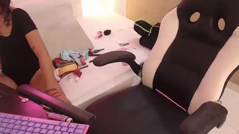 coffe_eyes online show from 10-31-25, 08:37