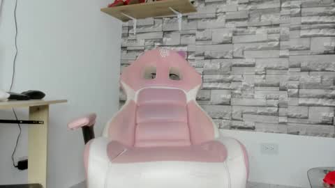 laurita online show from 01-15-25, 05:15