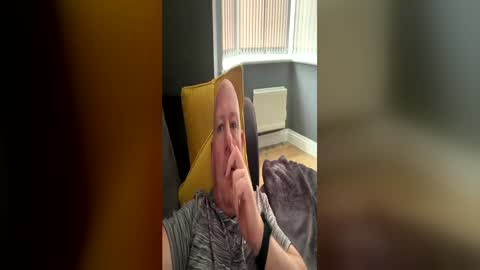 Snapshot of col4nows chatting on 05-31-26, 12:23 col4nows online show from 05-31-26, 12:23