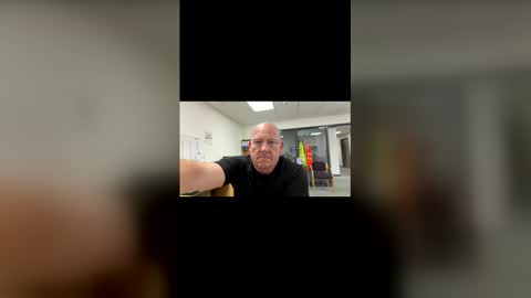 Snapshot of col4nows chatting on 06-03-26, 02:33 col4nows online show from 06-03-26, 02:33