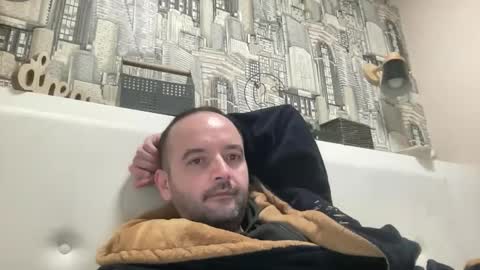 colambus83 online show from 03-19-26, 04:11