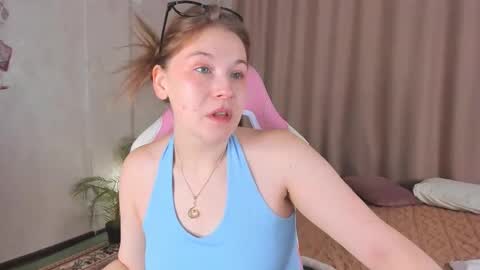 Collen Mon Tue Wed Thu Fri GMT 3 0300am - 0900am  online show from 10-23-25, 05:01