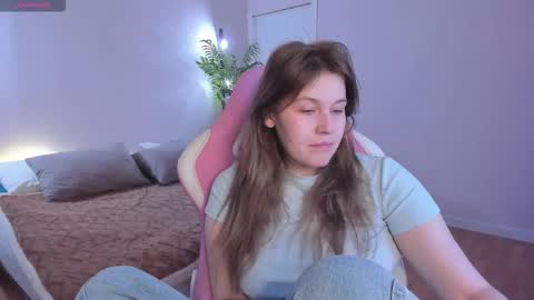 Collen Mon Tue Wed Thu Fri GMT 3 0300am - 0900am  online show from 11-03-25, 05:03