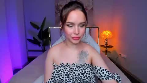 Snapshot of colleenbowen chatting on 06-13-26, 03:54 Tina online show from 06-13-26, 03:54