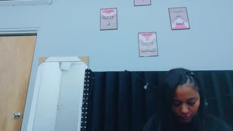 Snapshot of colombia_mommy_ chatting on 11-21-25, 12:37 GRETCHEN online show from 11-21-25, 12:37