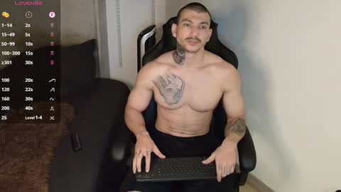 Snapshot of colombianmuscle8 chatting on 01-30-25, 02:16 colombianmuscle8 online show from 01-30-25, 02:16