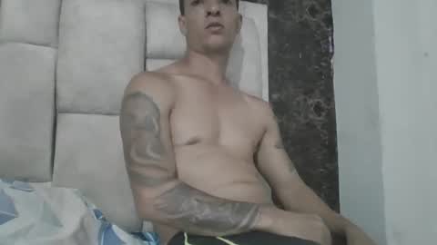 Snapshot of colombianotatto24 chatting on 05-20-26, 02:51 colombianotatto24 online show from 05-20-26, 02:51