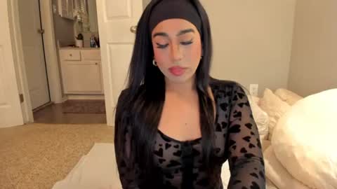 Snapshot of colombiantexas chatting on 06-11-26, 03:15 ........ Instagram Lorysexys online show from 06-11-26, 03:15