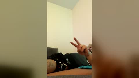 Snapshot of colossalmike chatting on 02-12-26, 09:10 colossalmike online show from 02-12-26, 09:10