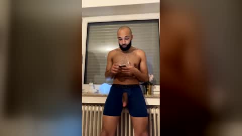 Snapshot of colossalmike chatting on 02-15-26, 07:51 colossalmike online show from 02-15-26, 07:51