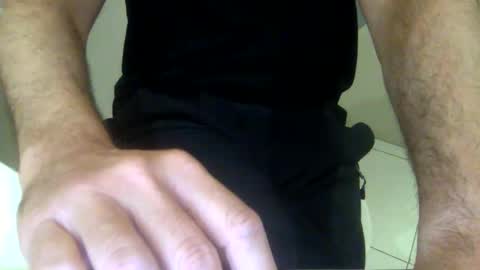 Snapshot of come1983 chatting on 06-11-26, 02:59 come1983 online show from 06-11-26, 02:59