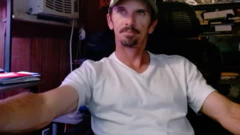 Snapshot of comic_king27 chatting on 06-25-26, 02:00 Nelson or ComicKing and sometime Peachy143 online show from 06-25-26, 02:00