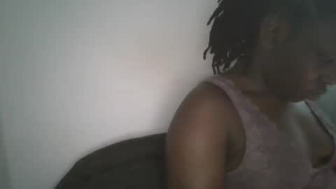 Snapshot of comicalcara chatting on 01-22-25, 09:46 Cara online show from 01-22-25, 09:46