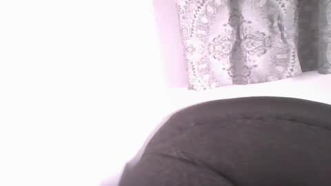 Snapshot of comicalcara chatting on 03-10-25, 06:16 Cara online show from 03-10-25, 06:16