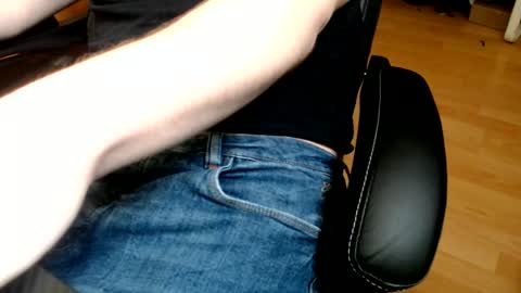 Snapshot of commanderchip chatting on 03-04-25, 03:59 commanderchip online show from 03-04-25, 03:59