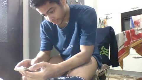 comobailamioso online show from 11-18-25, 09:52