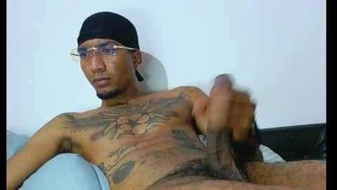 Snapshot of comoseria1927realg4life chatting on 01-15-26, 03:33 comoseria1927realg4life online show from 01-15-26, 03:33
