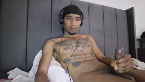 Snapshot of comoseria1927realg4life chatting on 05-24-26, 01:38 comoseria1927realg4life online show from 05-24-26, 01:38