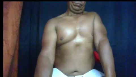 Snapshot of condor087510 chatting on 02-14-26, 12:13 Miguel online show from 02-14-26, 12:13