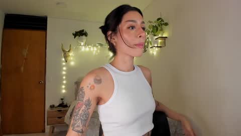 Snapshot of connie_deep chatting on 01-16-25, 01:36 connie online show from 01-16-25, 01:36