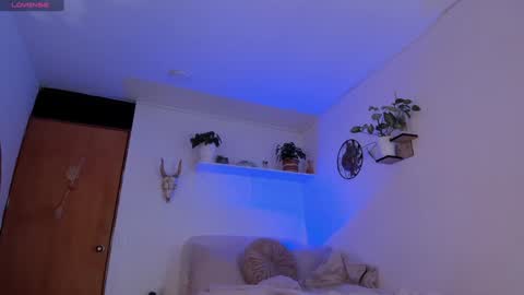Snapshot of connie_deep chatting on 01-20-25, 01:53 connie online show from 01-20-25, 01:53