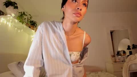 Snapshot of connie_deep chatting on 02-09-25, 04:18 connie online show from 02-09-25, 04:18